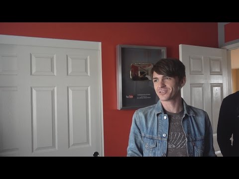 YouTube Thumbnail