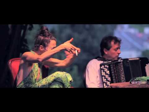 Ruth Brauer-Kvam: "So hüpf´ ich neckisch hin und her, als ob ich ein Eichkatzerl wär´"