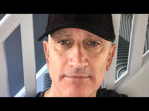 Darren Hudson getting snapped by thanos