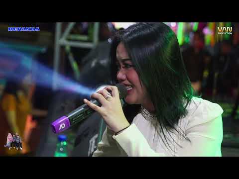 PELAMINAN KELABU _ LIA D'A _ BERANDA