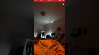 ライブ配信　見えすぎ　胸チラ　谷間