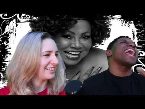 Gringa Reagindo a "Alcione - Você Me Vira A Cabeça Me Tira Do Sério" 🇧🇷😍