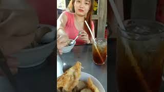 Download lagu STORY WA MENTAHAN HALU MAKAN SAMA CEWEK CANTIK. BUAT PRANK TEMEN, MANASIN MANTAN. mp3