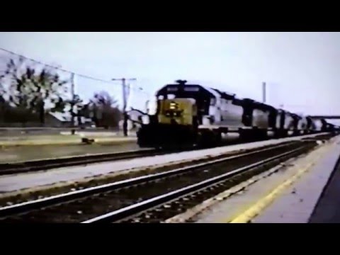 Seaboard Unit in 5 Motor CSX Vintage Lashup!