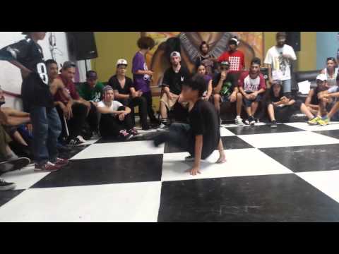 Vibe das ruas 2014 Bboy kauã vs Roger