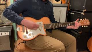Video thumbnail for 1950s Harmony H44 Stratotone electric guitar by Jake Wildwood & Co