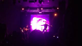 Le ragazze stanno bene - Le Luci Della Centrale Elettrica Live Milano