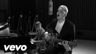 Diamond Rings - Put Me On (1 Mic 1 Take)