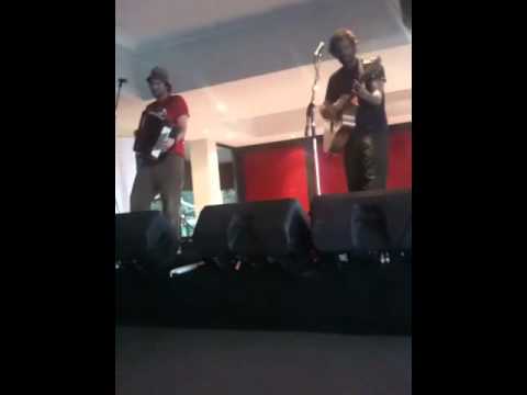 Jack Johnson and Zach Gill Matilda Bay 2010 - 'Girl I Wanna