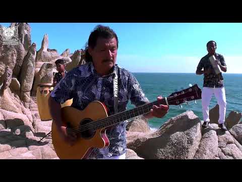 GRUPO LA CUMBRE - MI CABAÑITA ( VIDEO OFICIAL)