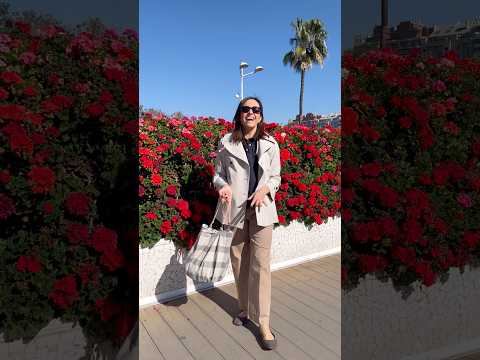 Un día mejor después del fin de semana.El sol, las flores y este look ayudan un poco