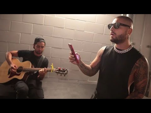 Maluma en homenaje a José José, cantando "El Triste"