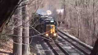 preview picture of video 'EMD's Leading CSX Freight Train'