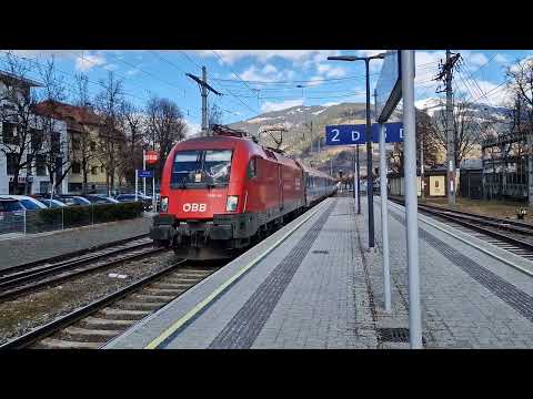 Einfahrt des EuroCity 163 "Transalpin"  am 04.03.2023 in Zell am See
