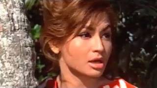 Killer attacks Helen - Gumnaam Scene