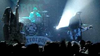 HORROR POPS "whats under my bed"