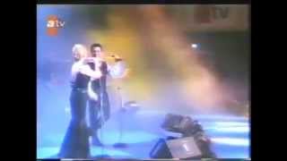 Tarkan &amp; Sezen Aksu   Unutmamalı Konser   1996   Video   Alkışlarla Yaşıyorum