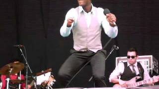 ALOE BLACC and THE GRAND SCHEME "I Need A Dollar" 9-17-11 ACL 2011