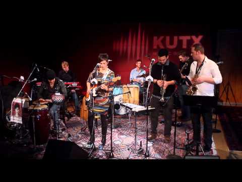 Gina Chavez - "Siete D"