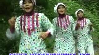 Download lagu QOSIDAH Hj Ummi Fattah--Syi'iran Wali Sunan Giri mp3