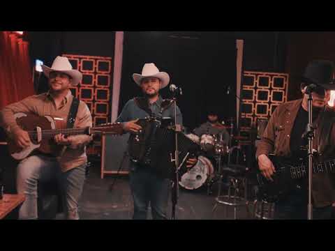 Chaparra De Mi Amor, Seis Pies Abajo (En Vivo) - Grupo Aficion
