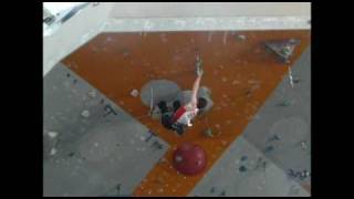 preview picture of video 'Rachel Carr climbing in the final of the BLCC 2010'