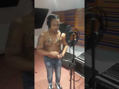 Detrás de cámara del dominican Flow R21 X Julio papeleta X Ruddy mc X Chamaco blin blin X Duke 3