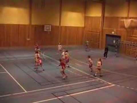 Elise spiller Håndball