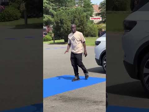 🇫🇷 L'arrivée à Clairefontaine du doyen des Bleus, N'Golo Kanté, pour préparer la Coupe du monde