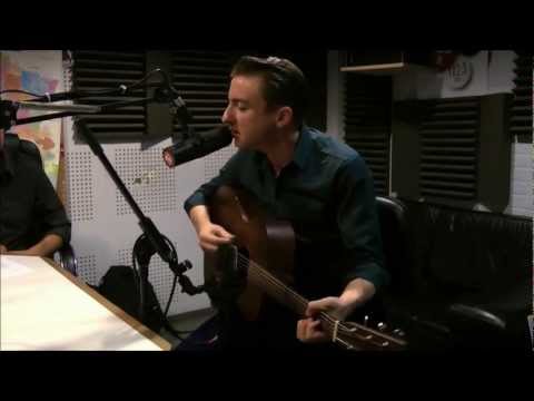 Eugene McGuinness - Blue Jeans (live on OÜI FM - Lana Del Rey cover)