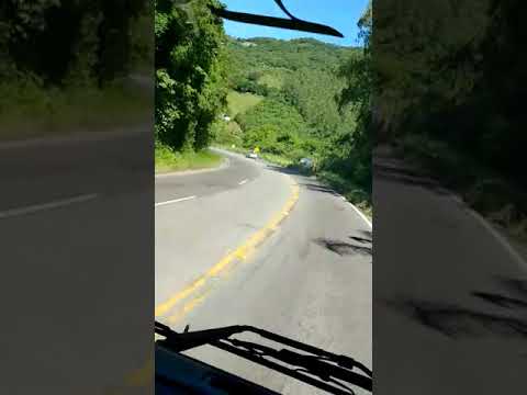 Acidente de caminhão sem freio na curva da morte em Farroupilha