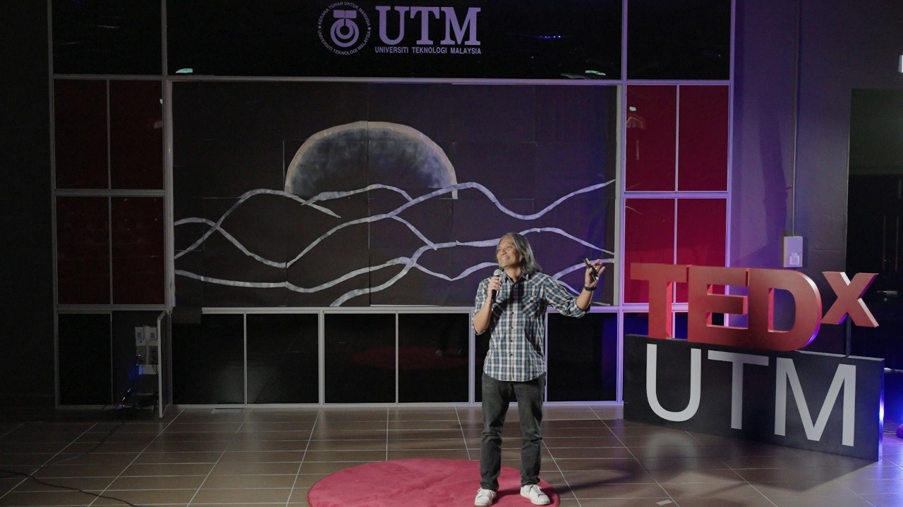 Community Filmmaking Leads to Empowerment | Zan Azlee | TEDxUTM