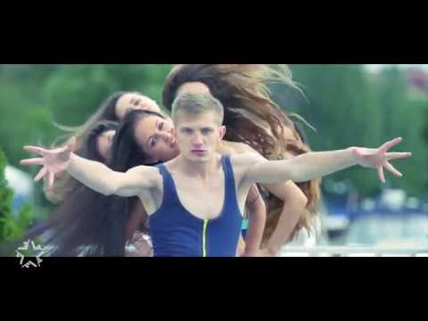 Руки Вверх! feat  Боня и Кузьмич   Королева Красоты