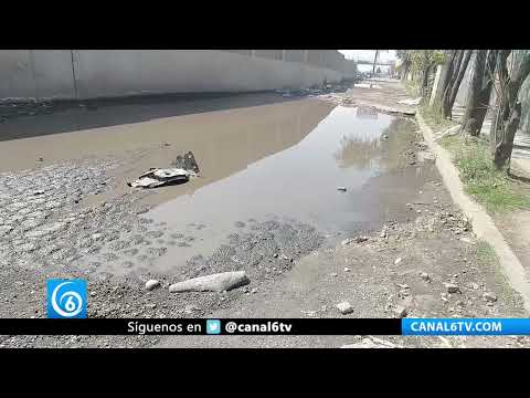Video: Calles en mal estado en zona industrial de Santa Barbara afecta el tránsito en Ixtapaluca