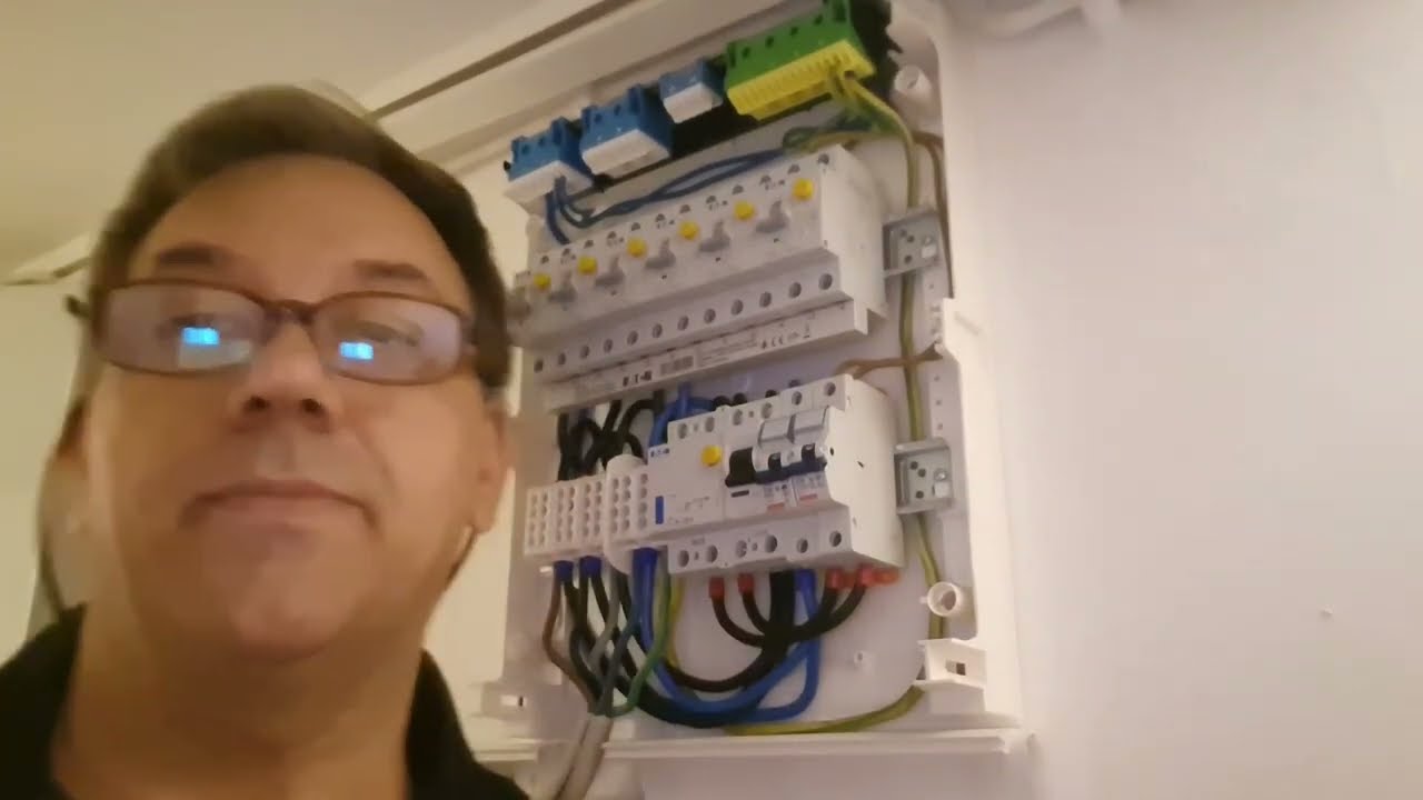 Tablou cu 6 RCBO-uri  de la EATON si un RCCB trifazat  tip B. La ce sunt folosite?