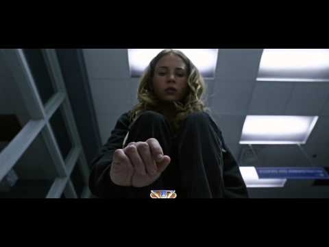 Най-новото видео към УТРЕЛАНДИЯ показва първи кадър с Хю Лори