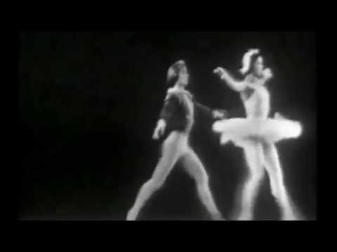 Margot Fonteyn, Rudolph Nureyev - Pas De Deux, Act 2, ‘Swan Lake’
