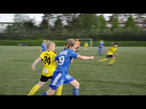 PK-37 D12 valkoinen vs KuPS Musta/A