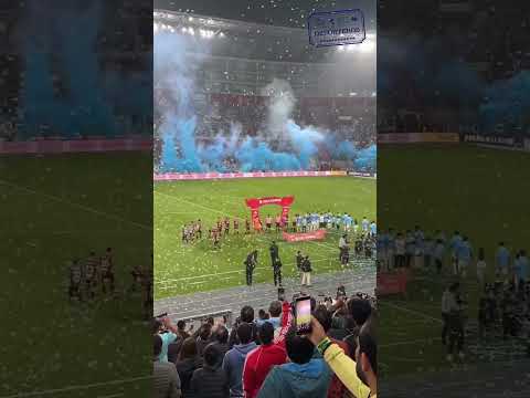 "Tremendo RECIBIMIENTO en el CRISTAL-UNIVERSITARIO " Barra: Extremo Celeste &bull; Club: Sporting Cristal