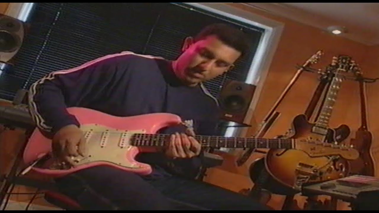 AZIZ WHO? RARE Simply Red Stone Roses Pink Resurrection Strat Mani Interview Jam Footage 1998 - YouTube