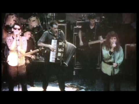 The Pogues & Kirsty McColl - Fairytale Of New York - Live HD
