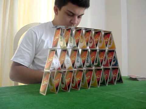Como construir um castelo de cartas em 3min