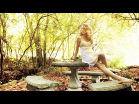 Video thumbnail for Bette Davis Eyes (Live/2011)