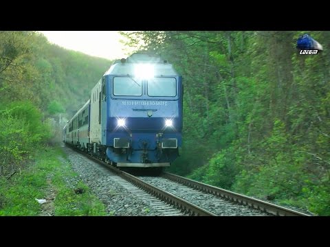 GM 64-1138-8 & IR1742 Satu Mare-Bucuresti Nord in Defileul Crisului Repede`s Canyon - 09 April 2017