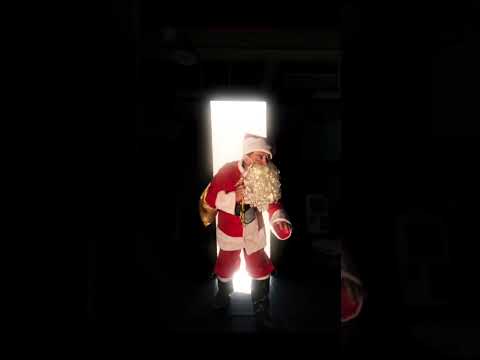 拍攝幕後大公開㊙️ 照片是這樣來的!從時光門走出來的聖誕腦公公?(一起為攝影師掌聲鼓勵?)#christmas #santa #聖誕 #photo #bts #幕後花絮