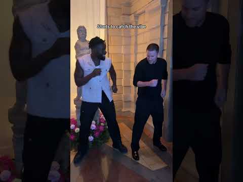 Had to teach Channing Tatum some Afro Dance Moves 🙌🏾🔥 Learn more moves at dance-dictionary.com 💻