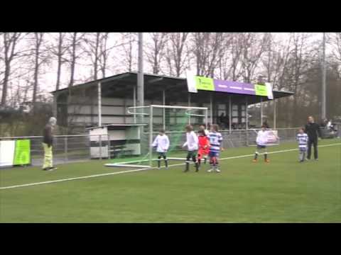 DHL E1 - Oliveo E3 voetbalwedstrijd in Delft