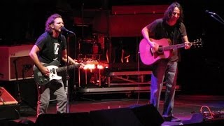 Pearl Jam: Elderly Woman Behind The Counter In A Small Town [HD] 2010-05-20 - New York, NY