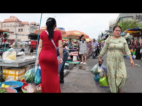 Busy market in Phnom Penh, Cambodia  柬埔寨金邊市場生活  日常