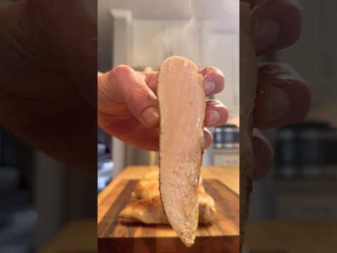 Perfectly cooked, juicy chicken breast. Sous vide is the way #chickenbreast #sousvide #mealprep